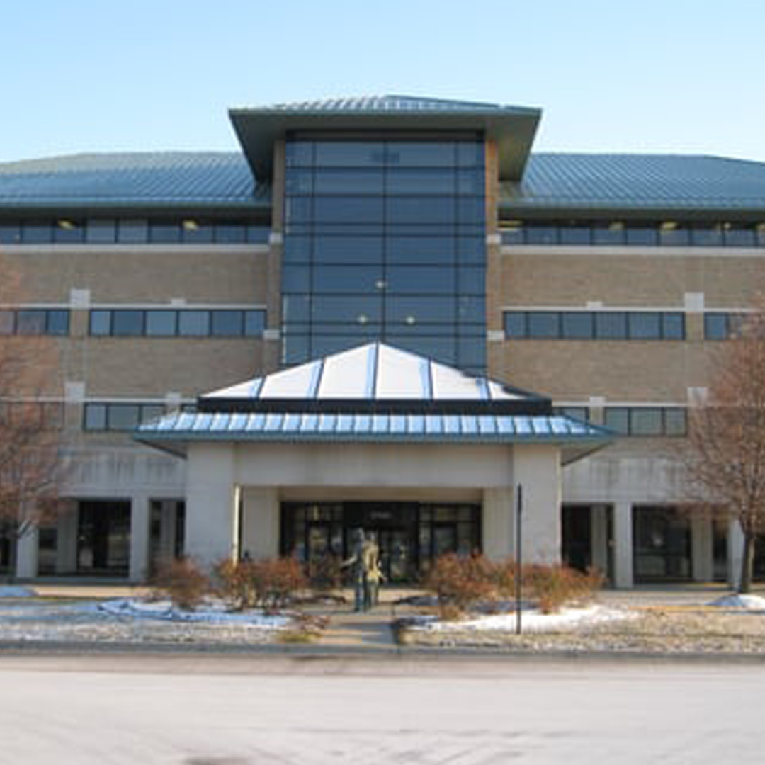 Exterior of First Choice Urgent Care in Livonia 7-Mile