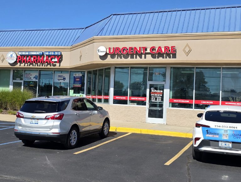  Front Entrance of Urgent Care in Waterford Highland, MI