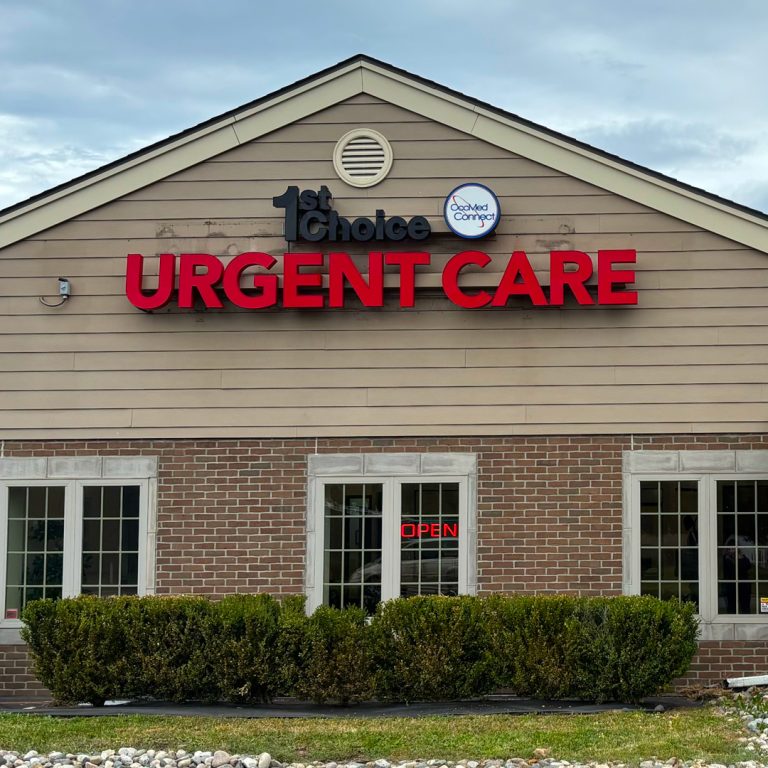  Front Entrance of Urgent Care in Waterford, MI